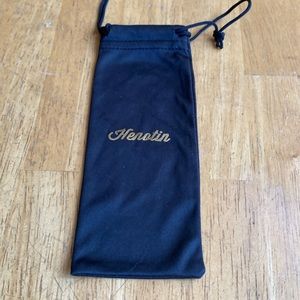 Henotin glasses fabric case